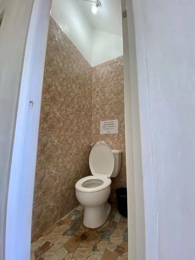 Location One Eighty Bed and Breakfast Bangcusay Eksteriør billede