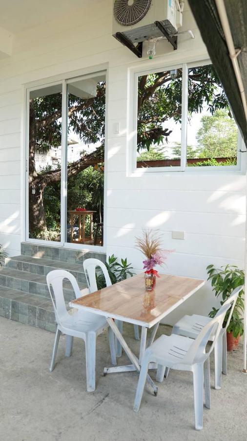 Location One Eighty Bed and Breakfast Bangcusay Eksteriør billede