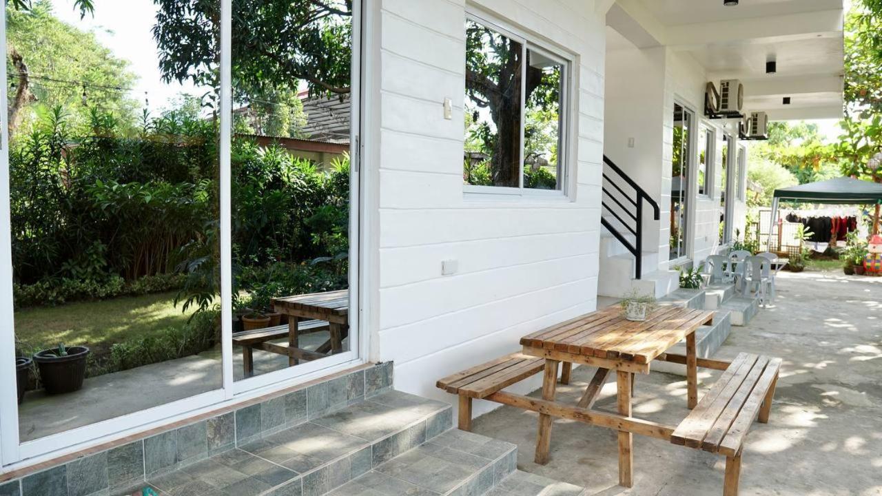 Location One Eighty Bed and Breakfast Bangcusay Eksteriør billede